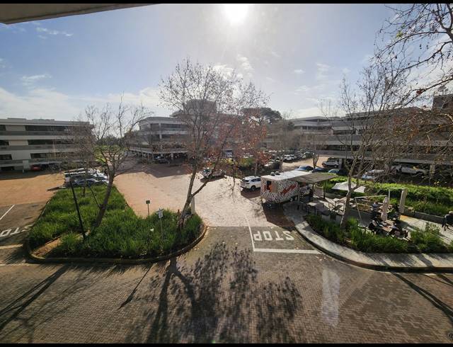 924M² OFFICE TO LET IN PINELANDS